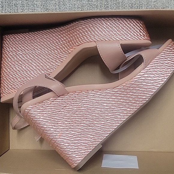 Steve Madden Tory Twist Wedge Heel Sandals with Ankle Strap New In Box - Picture 3 of 3